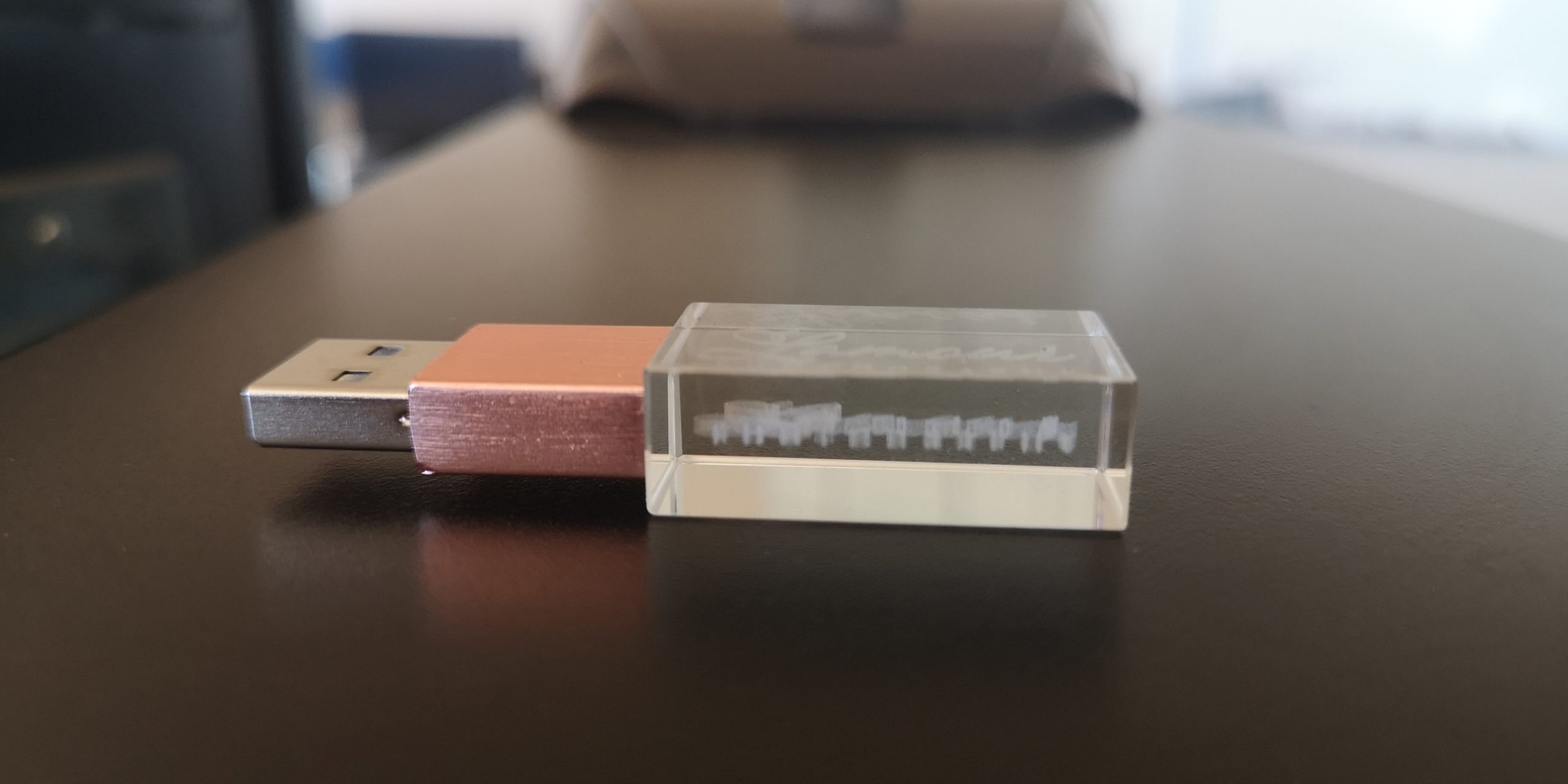 Crystal & Metal USB Flash Drive - Image 4